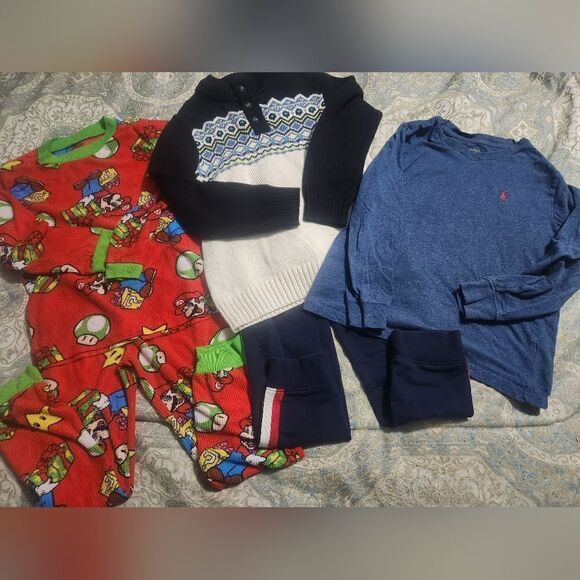 BOY'S 5-7 Lot of 4 Pieces Sweater, T-shirt, Pijamas, Sportwear Pants - Picture 1 of 9